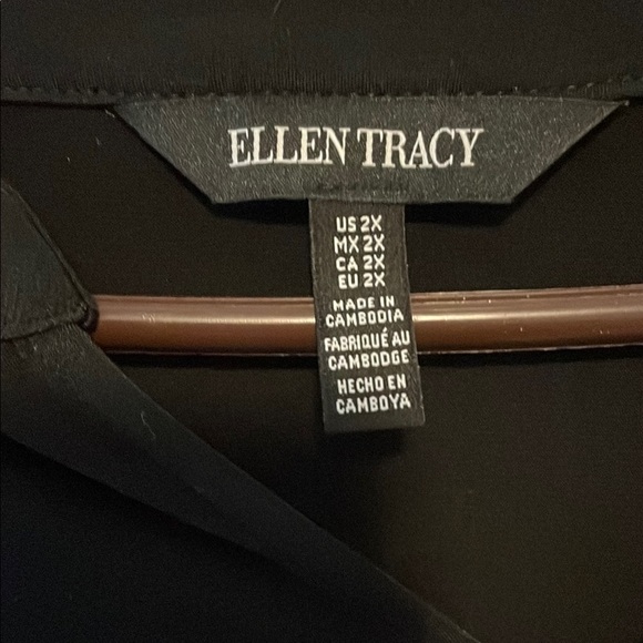 Ellen Tracy Black and Gold Shirt with Three-Quarter Sleeves - Picture 2 of 6